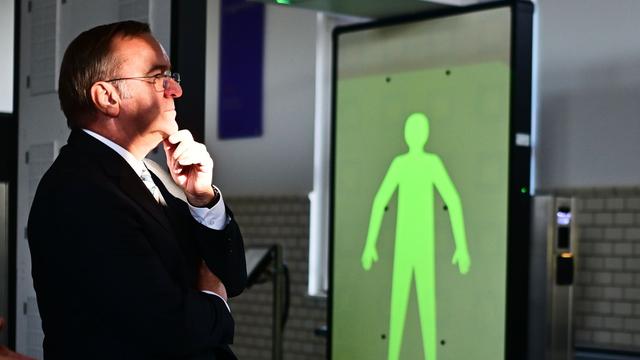Wahlkampf Berlin: Pistorius: Truppe ist weiter als viele denken