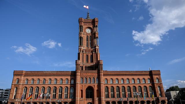 Social Media: Berlin-Wahl: Falsches Rathaus in Wahlwerbespot der Linken