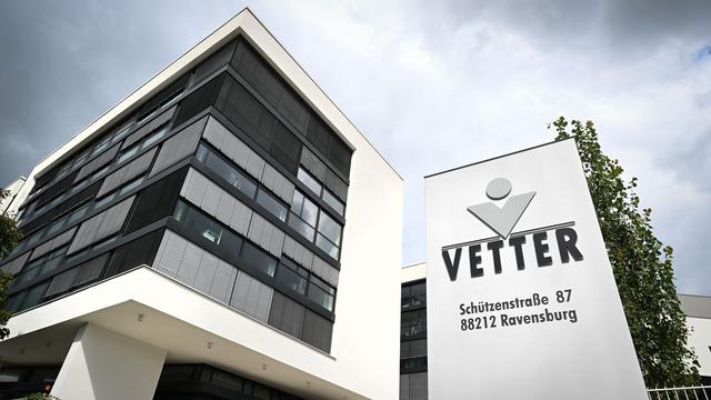Arbeitsunfall: Drei Verletzte nach Säureaustritt bei Vetter in Ravensburg