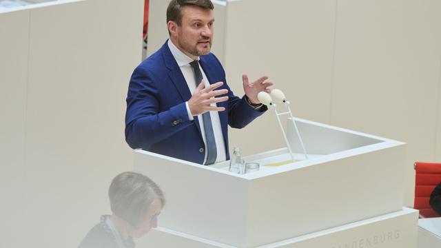Plenarsitzung: Finanzminister zu Haushalt: Brandenburg «nicht kaputtsparen»