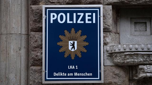 Lehrerin zeigt sich selbst an: Polizei ermittelt gegen Lehrerin: Verdacht einer Sexstraftat