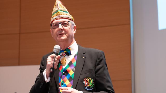 Jahrzehntelanges Engagement: Saumagen-Orden für obersten Karnevalisten Fess