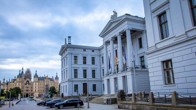 Vor der Landtagswahl: Umfrage: AfD in Mecklenburg-Vorpommern zwei Punkte vor SPD