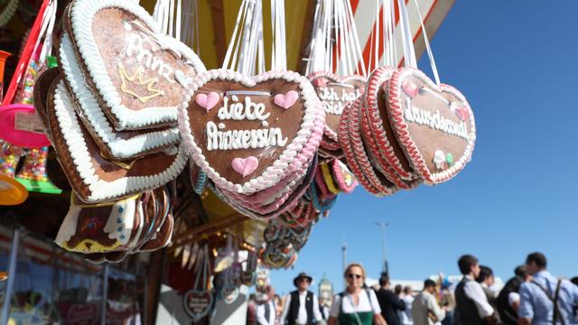 Wiesn 2026: Zweiter Wiesntag startet bei Kaiserwetter - Trachtenumzug
