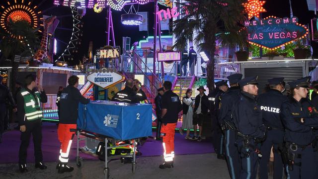 Notfälle: Rettungseinsatz an Oktoberfest-Fahrgeschäft