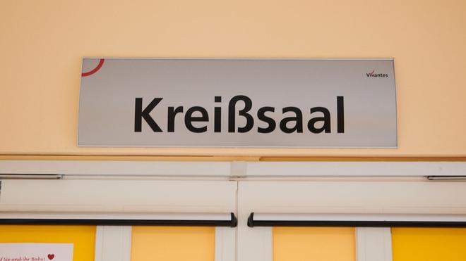 Entbindungen: Mehr als jede dritte Entbindung erfolgt in nordrhein-westfälischen Krankenhäusern per Kaiserschnitt. (Symbolbild)