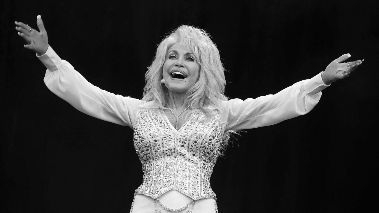 Dolly Parton Featured on New U2 Album in Her Final Recording