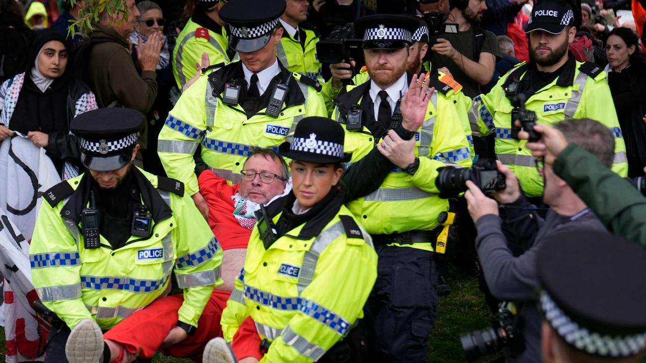 Proteste: Dutzende Festnahmen bei Demo für Palestine Action in England
