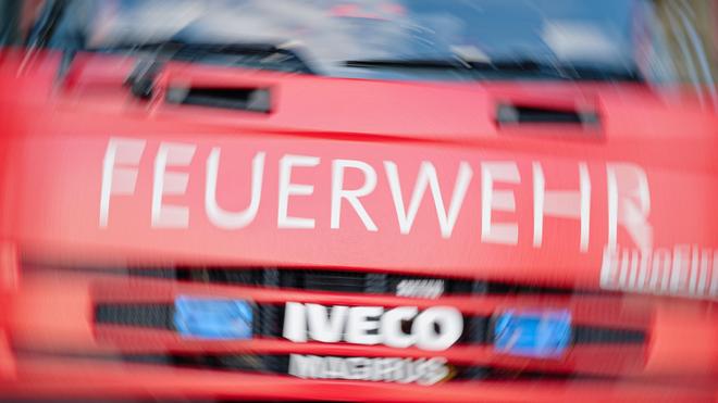 Feuer: Wann die Löscharbeiten beendet sein werden, ist unklar. (Symbolbild)