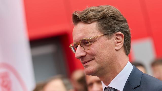 Jahrestag des Anwerbeabkommens: Wüst würdigt Beitrag türkischer Migranten in Deutschland