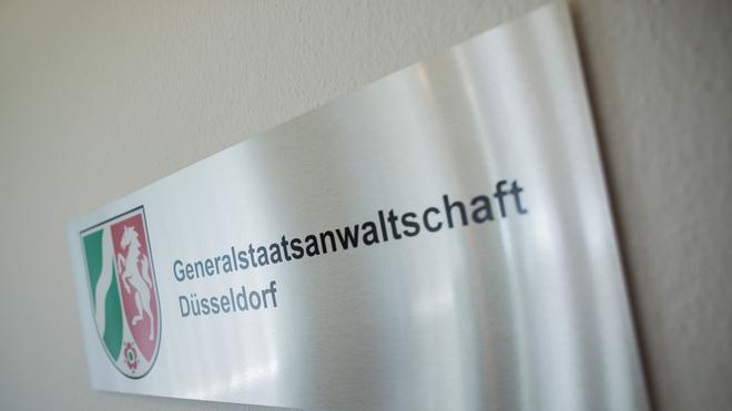 Terrorismusverdacht: Ein Schild in der Generalstaatsanwaltschaft bei der Eröffnung der Zentralstelle für Terrorismusverfolgung in Nordrhein-Westfalen. (Archivbild)