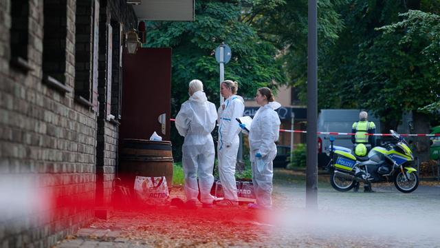 Kriminalität: Tödliche Schüsse in Teestube - Täter weiter auf der Flucht