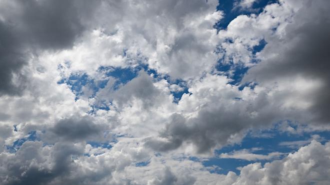 Wetterumschwung: Der Mittwoch bringt Hessen noch einmal viel Sonne und sommerliche Temperaturen. Dann ziehen Regen und Gewitter auf. (Archivbild)