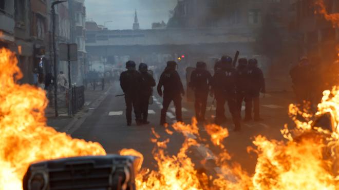  Bei den Schulprotesten in Frankreich sind zahlreiche Menschen festgenommen worden.