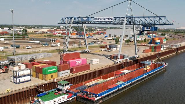 Logistik: Zu wenig Wasser: Häfen schlagen weniger Güter um