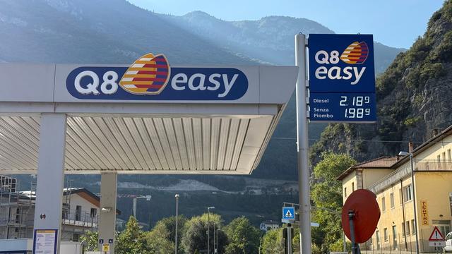 Energiepreise: Italien: Konzerne halten Spritpreis trotz Rabatt-Ende stabil
