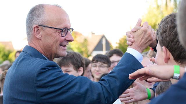 Bild: Kanzler zurück in der Schule: Warum das Abi-Zeugnis des Kanzlers unter Verschluss ist