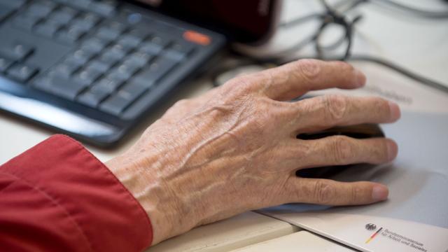 Senioren am Arbeitsmarkt: Mehr ältere Menschen in Hamburg sind erwerbstätig