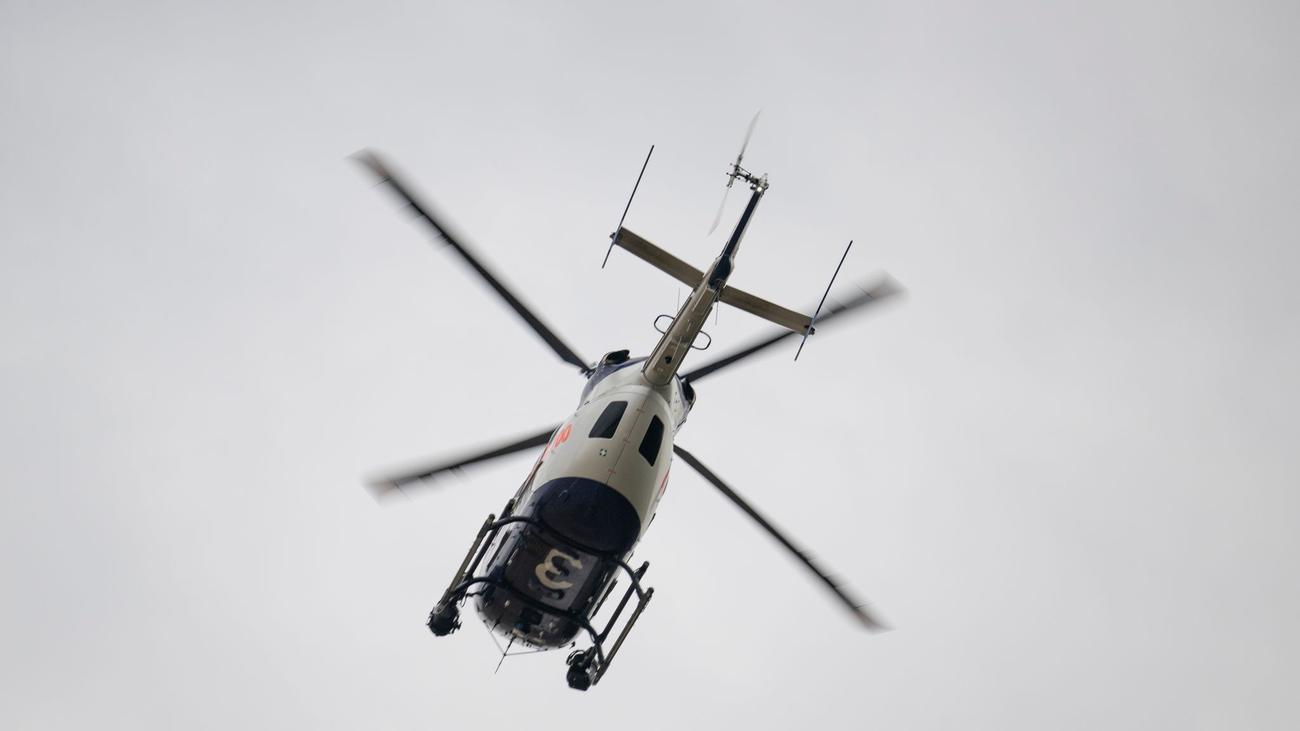 Suche nach Seniorin gestört: Hubschrauber geblendet - Polizei ermittelt gegen 57-Jährigen