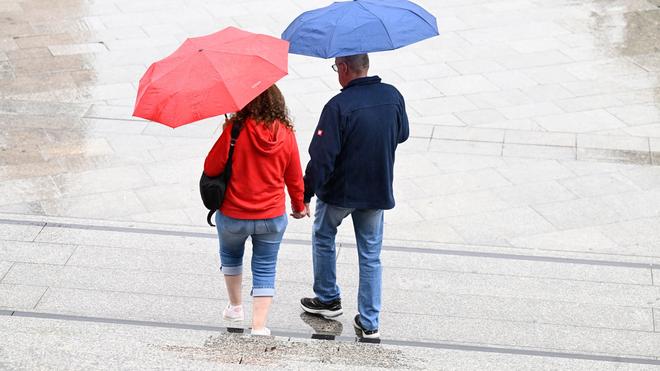 Wetter: In Bayern sollten die Menschen in den kommenden Tagen ihre Regenschirme dabeihaben. (Symbolbild)