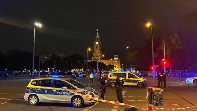 Keine Lebensgefahr: Polizist schießt Autofahrer in Berlin-Mitte an