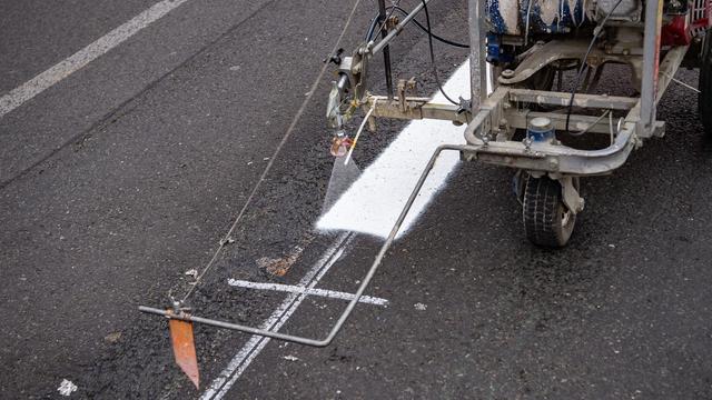 Verkehr: Umleitung auf der A71 - Markierungsarbeiten