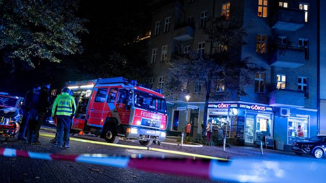 Bild: Feuerwehr-Einsatz: Brand in Ladengeschäft in Wedding