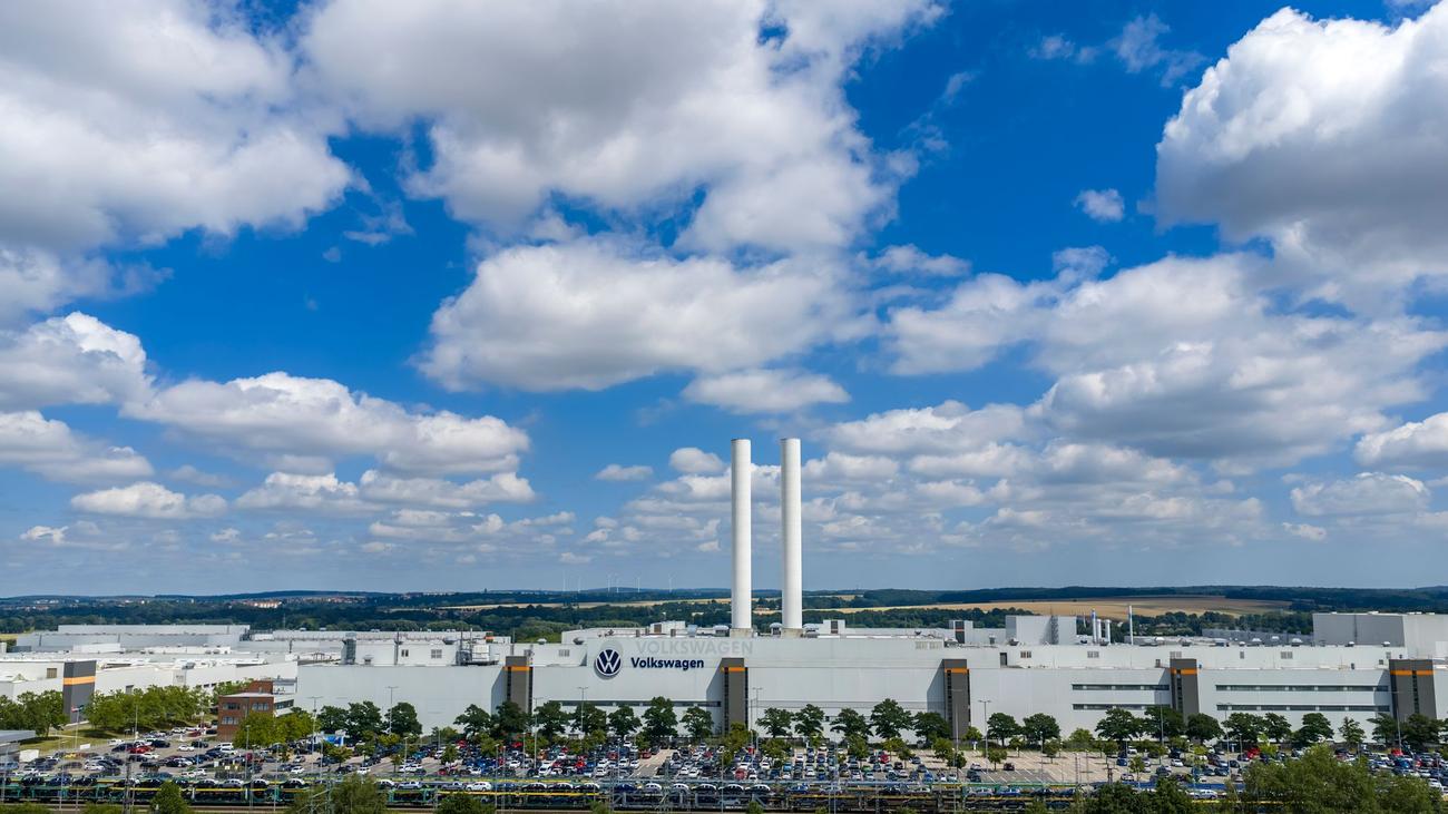 Automobilindustrie: Robotik und mehr Flexibilität sollen VW-Werk ...