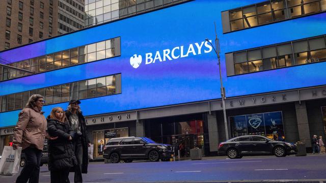 Künstliche Intelligenz: Nach KI-Investitionen: Großbank Barclays streicht 5.000 Jobs