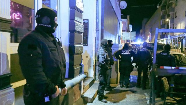 Polizeieinsatz: Großkontrolle in Karlsruhe - fast 120 Menschen überprüft
