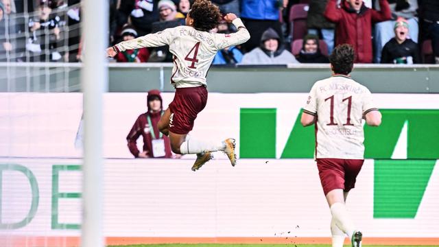 Fußball-Bundesliga: Union Berlin punktet trotz langer Unterzahl in Augsburg