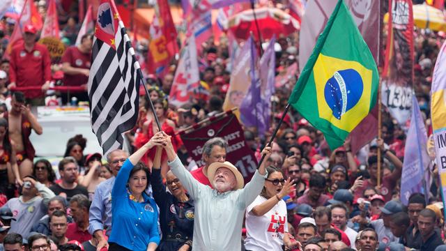 Bleibt Lula an der Macht?: Kopf-an-Kopf-Rennen bei Präsidentenwahl in Brasilien