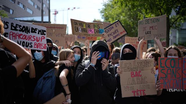 Wochenlanger Protest: Schulprotest: Frankreichs Regierung geht auf Forderungen ein