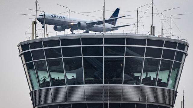 Frankfurter Flughafen: Falschfahrer-Flugzeug: Wer hat auf dem Rollfeld das Sagen?