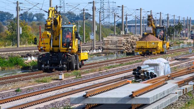 Bauarbeiten: Bahn-Sperrung: Landräte kritisieren Ersatzverbindungen