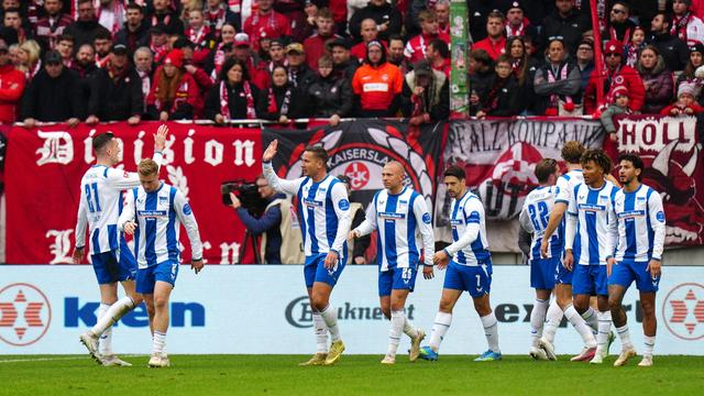 2. Fußball-Bundesliga: 3:0 in Lautern: Hertha bleibt ungeschlagener Spitzenreiter