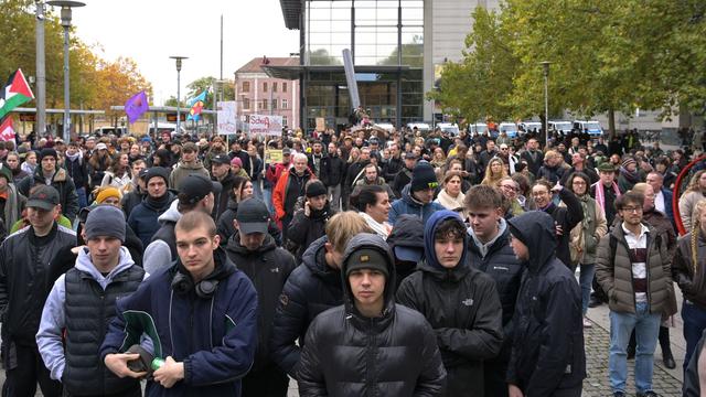 Junge Menschen machen mobil: «Gen Z sind wir alle»: 350 Protestierende in Magdeburg