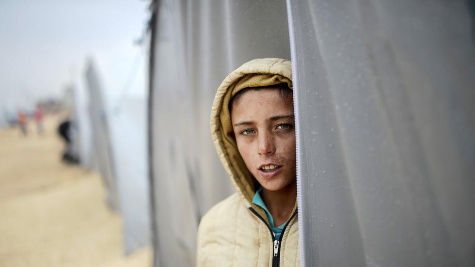 Flüchtlinge: Ein Flüchtling in einem türkischen Lager