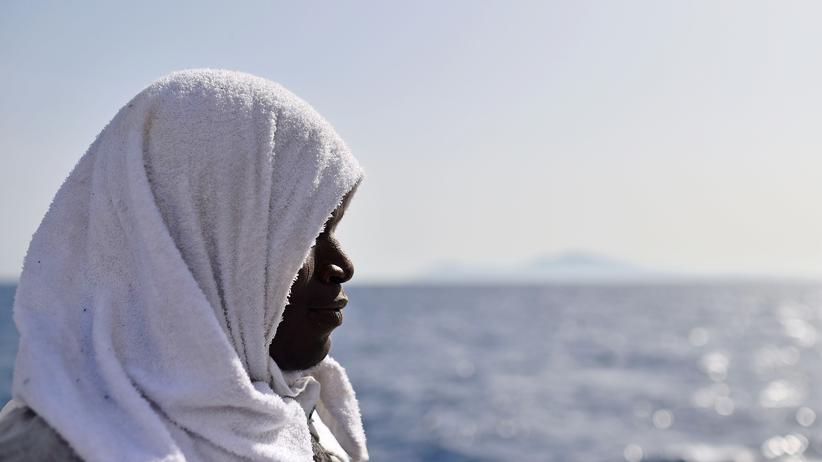 Flüchtlinge: Retter bergen mehr als hundert Leichen aus dem Mittelmeer