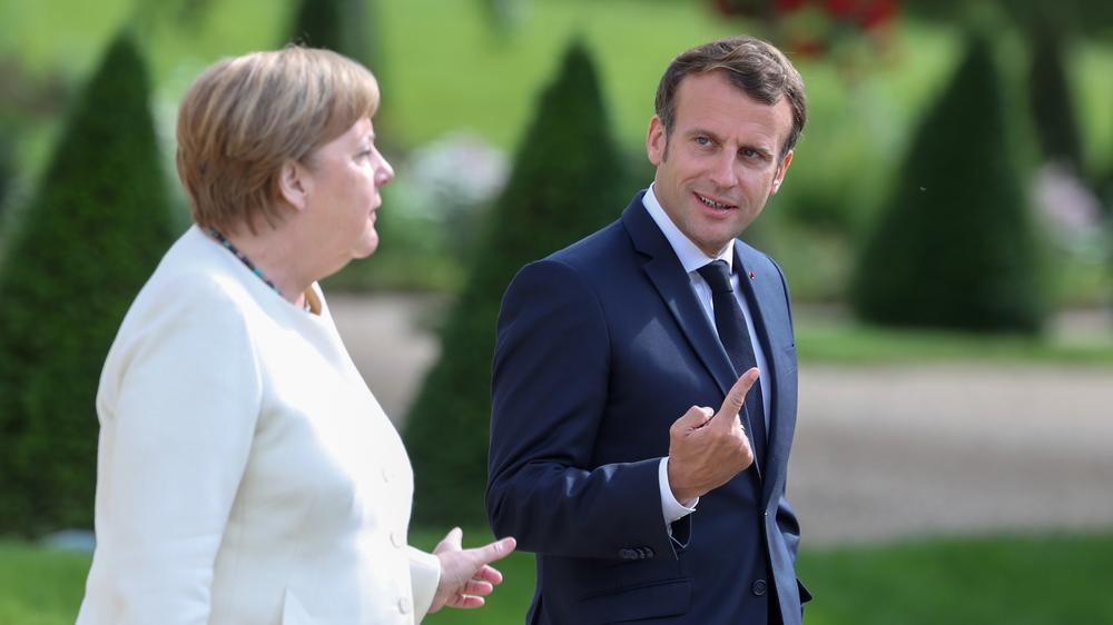 Corona-Krise: Bundeskanzlerin Angela Merkel und Frankreichs Präsident Emmanuel Macron am Montag in Schloss Meseberg
