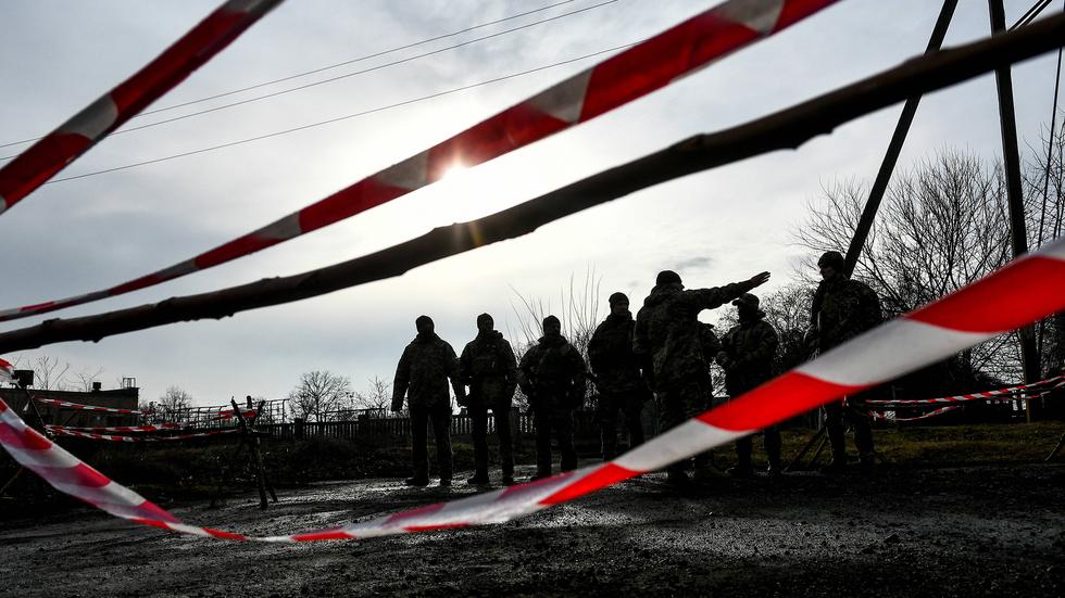 rechtsextremismus-neonazis-rekrutierung-russland-ukraine