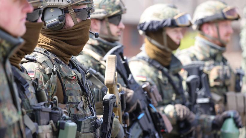 Nato-Verteidigung: Annalena Baerbock verspricht mehr Bundeswehrpräsenz im Baltikum