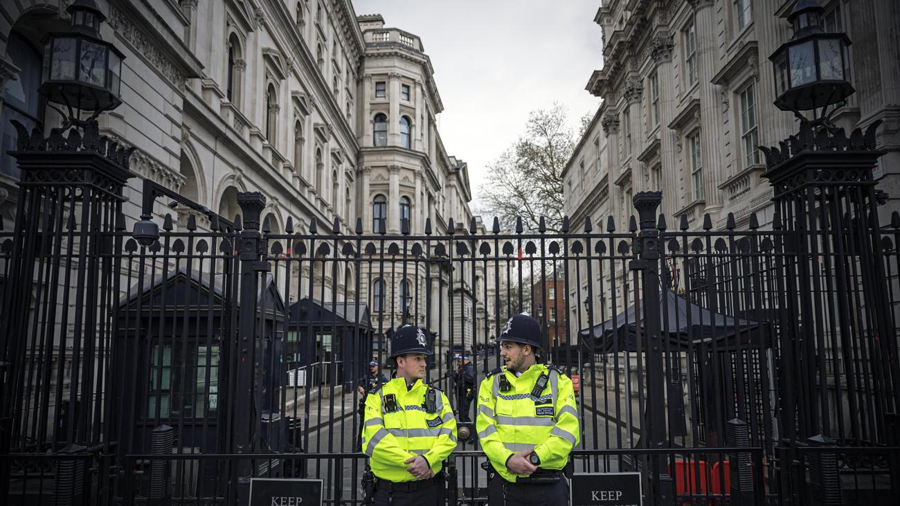 Scotland Yard Londoner Polizei ermittelt gegen eigene Mitarbeiter