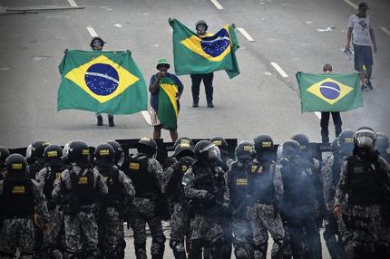 brasilien-kongress-erstuermung-anhaenger-jair-bolsonaro-bild