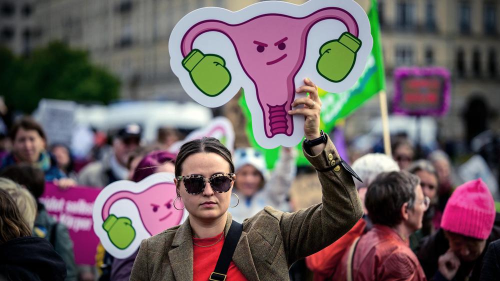 schwangerschaftsabbrueche-bayern-klage-paragraf-218-bild