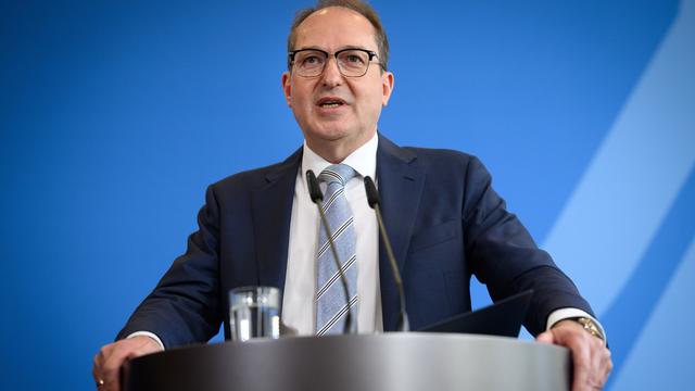 Reichsbürger : Dobrindt verbietet Reichsbürgerverein "Königreich Deutschland"