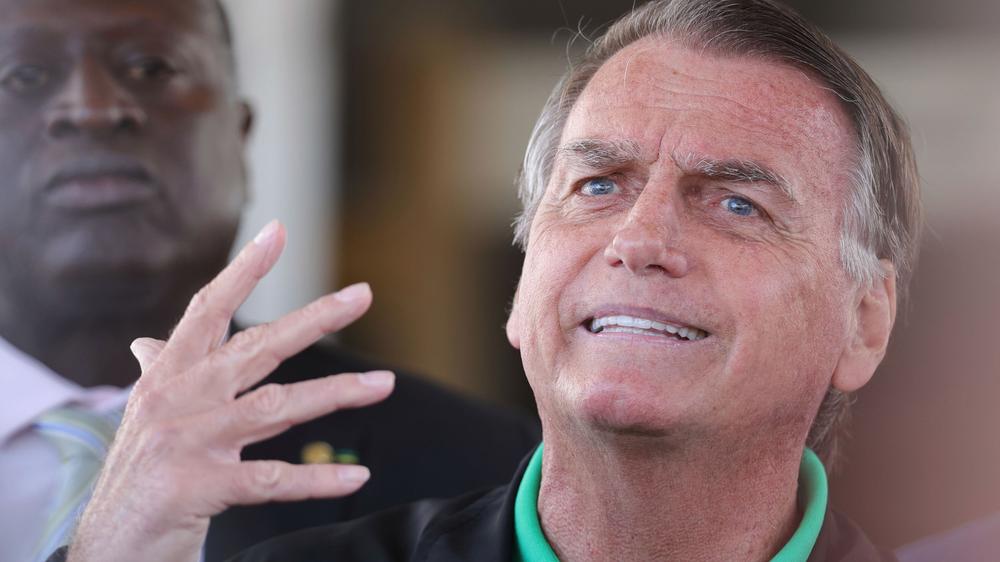  Der Ex-Staatschef Brasiliens, Jair Bolsonaro, muss sich für einen mutmaßlich geplanten Putsch vor Gericht verantworten.