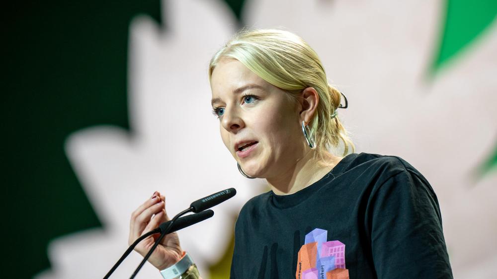  Jette Nietzard, Sprecherin der Grünen Jugend, darf ihren Hausausweis nach einem Streit mit der Bundestagspräsidentin Julia Klöckner wohl behalten.