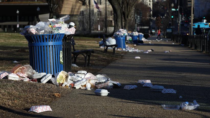Shutdown in den USA: Die teilweise Schließung der Behörden führte 2018 zur Vermüllung, hier an der National Mall nahe des Washington Monuments.