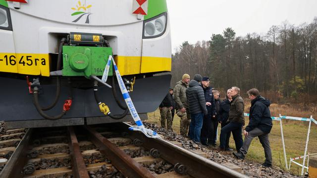 Mutmaßlicher Sprengstoffanschlag : Polen macht Russland für Explosion auf Bahnstrecke verantwortlich